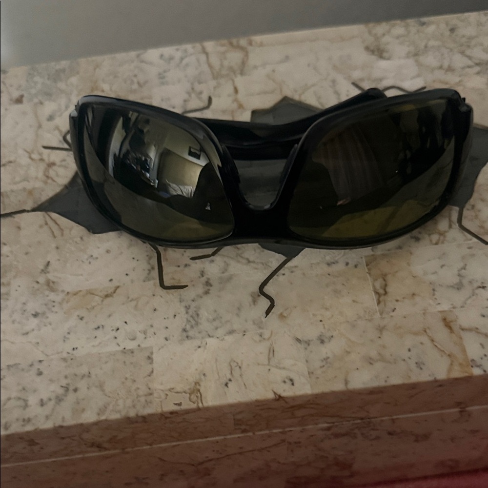 Maui Jim Black Sunglasses with Green Lenses